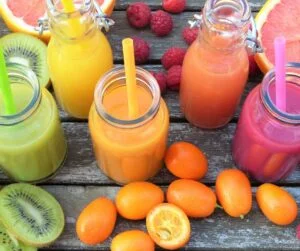 es bueno beber zumo de naranja